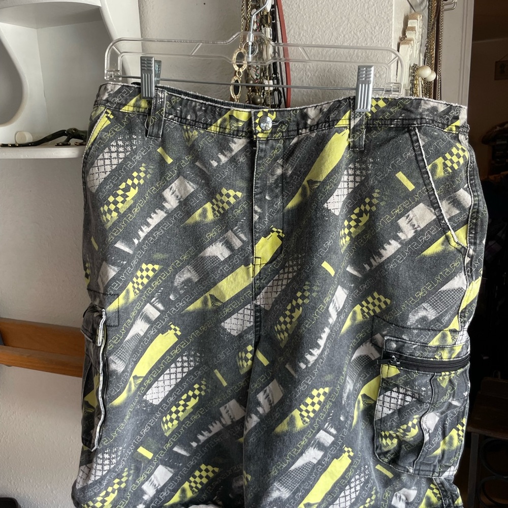 Men’s cool Rusty cargo shorts. Size 38